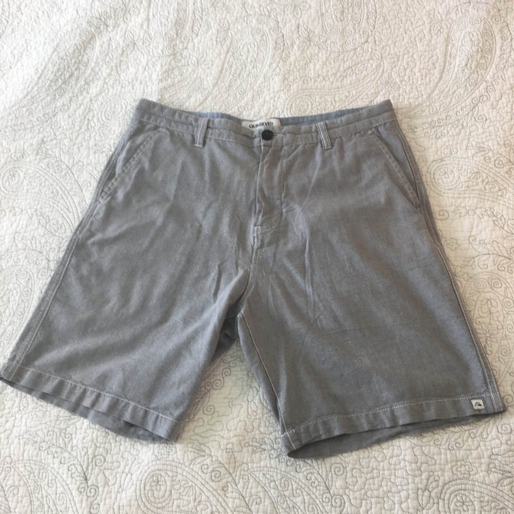 Quiksilver, regular, 33" waist, gray/blue shorts
